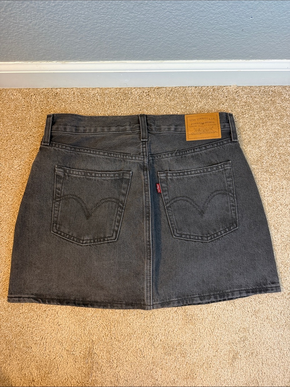 Levi’s® Icon Premium Denim Mini Skirt Faded Black Denim Button Fly Size 27 - Picture 4 of 10